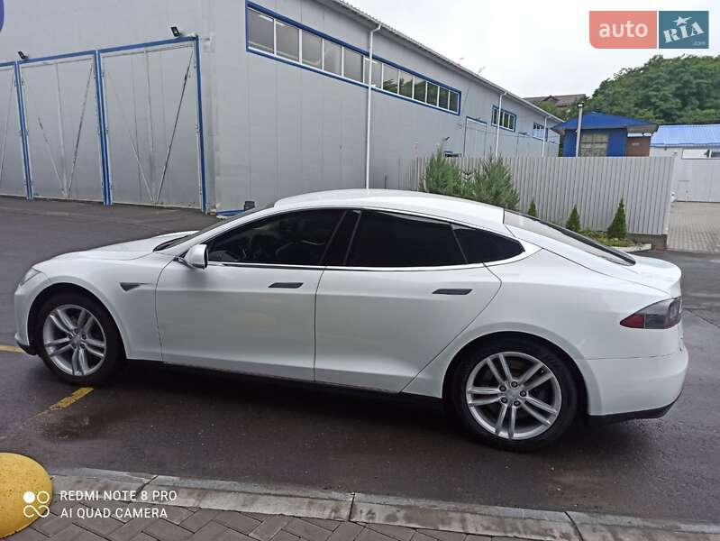 Лифтбек Tesla Model S 2013 в Хмельницком