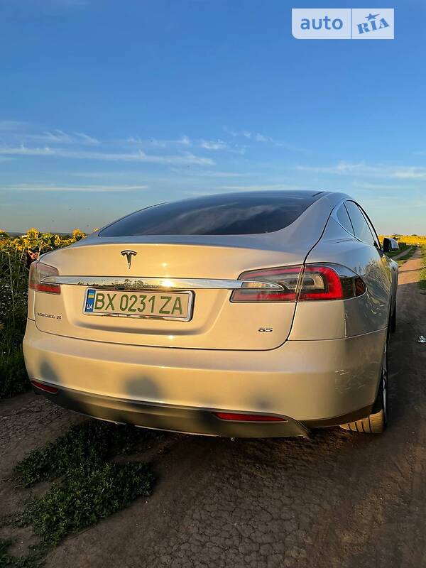 Хетчбек Tesla Model S 2014 в Хмельницькому фото 8 Хетчбек Tesla Model S 2014 в Хмельницькому