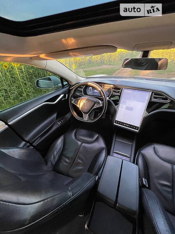 Хетчбек Tesla Model S 2014 в Хмельницькому фото 17 Хетчбек Tesla Model S 2014 в Хмельницькому
