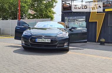 Седан Tesla Model S 2014 в Одессе