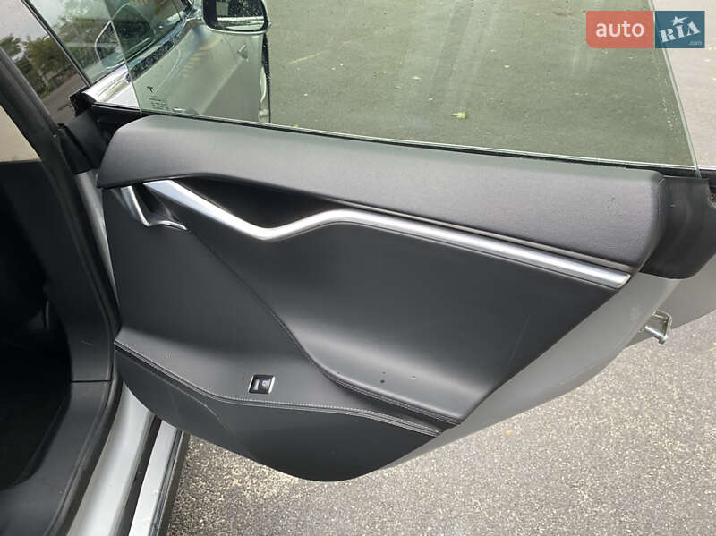 Хетчбек Tesla Model S 2014 в Києві