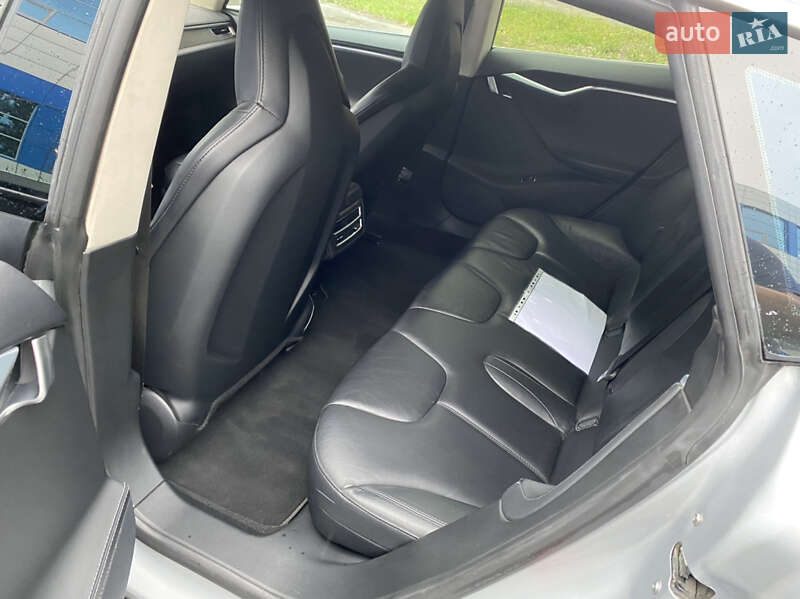 Хэтчбек Tesla Model S 2014 в Киеве