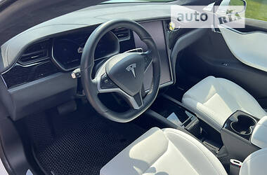 Tesla Model S 2020