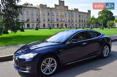 Лифтбек Tesla Model S 2015 в Киеве