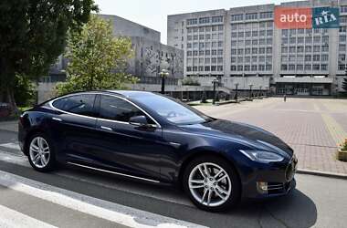 Лифтбек Tesla Model S 2015 в Киеве