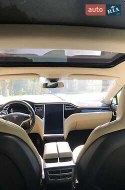 Лифтбек Tesla Model S 2015 в Киеве