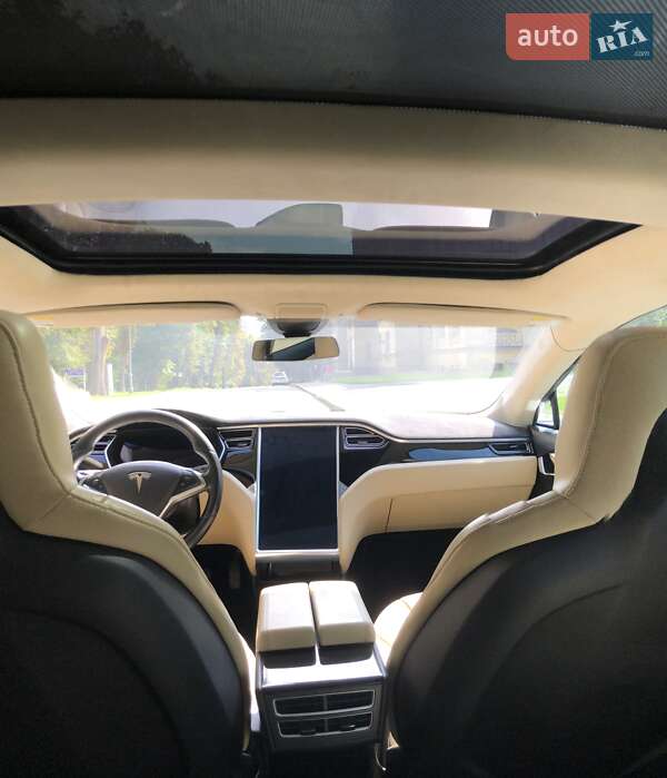 Лифтбек Tesla Model S 2015 в Киеве