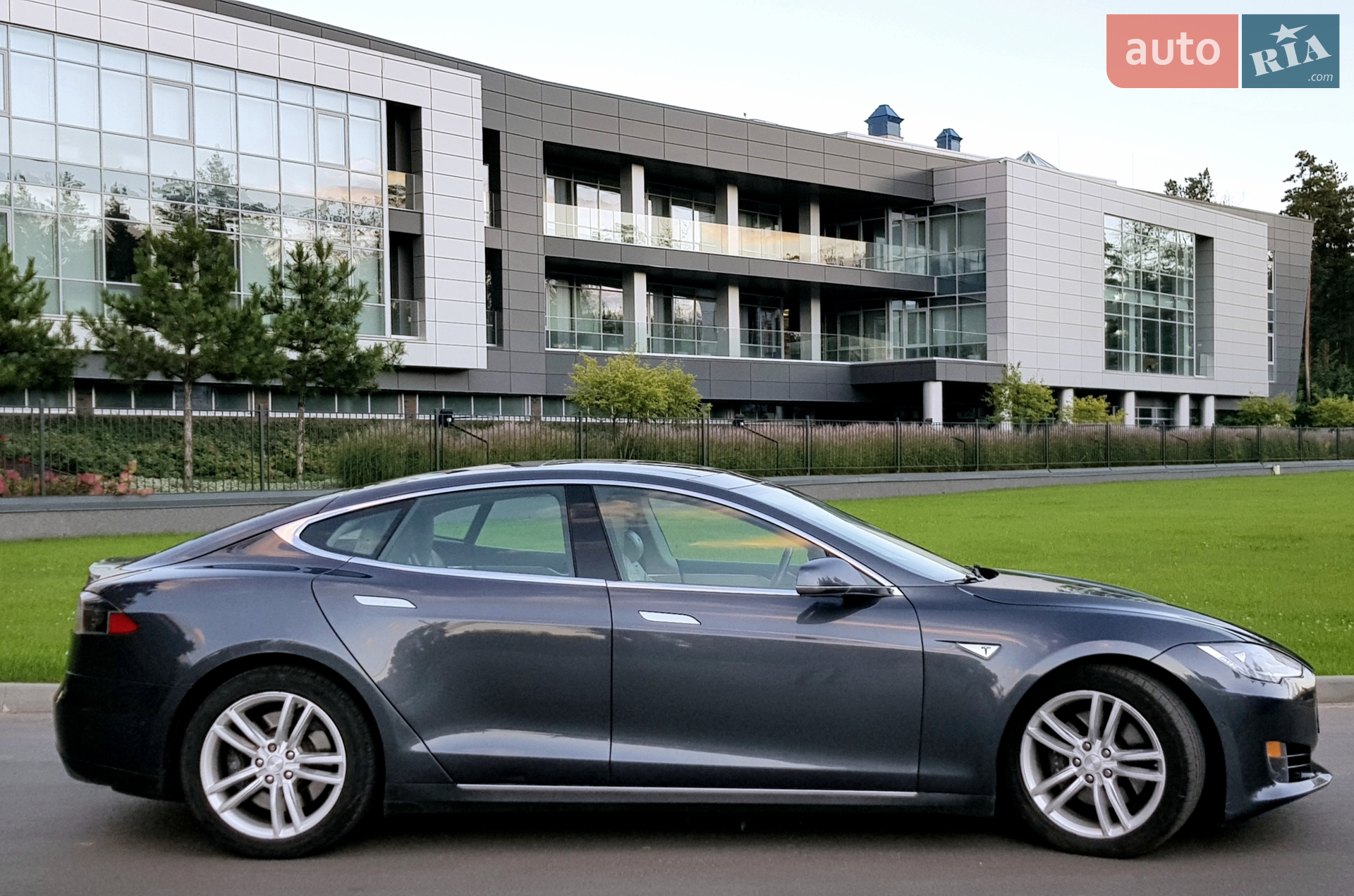 2015 Tesla Model S - мініатюра 2