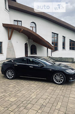 Ліфтбек Tesla Model S 2017 в Калуші
