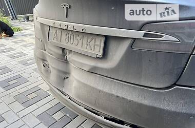 Седан Tesla Model S 2014 в 