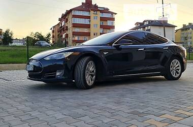 Лифтбек Tesla Model S 2014 в Ужгороде