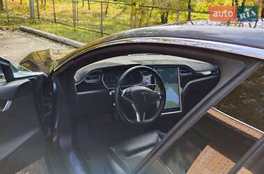 Лифтбек Tesla Model S 2015 в Смеле