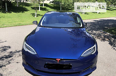 Хэтчбек Tesla Model S 2017 в 