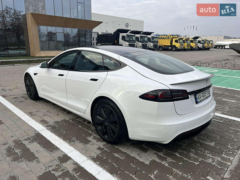 Лифтбек Tesla Model S 2022 в Киеве