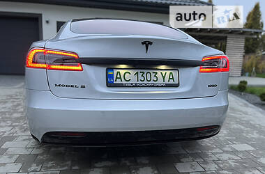 Лифтбек Tesla Model S 2018 в Луцке