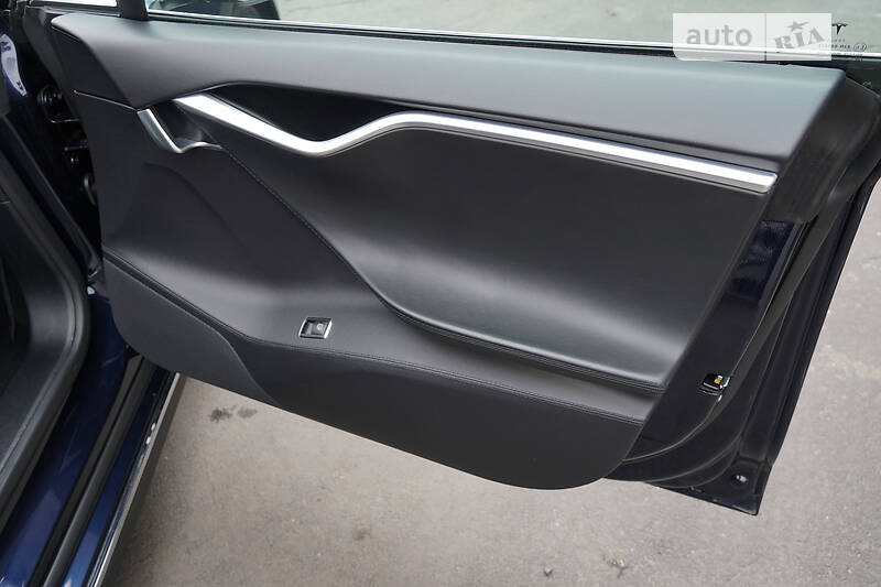 Лифтбек Tesla Model S 2013 в Киеве
