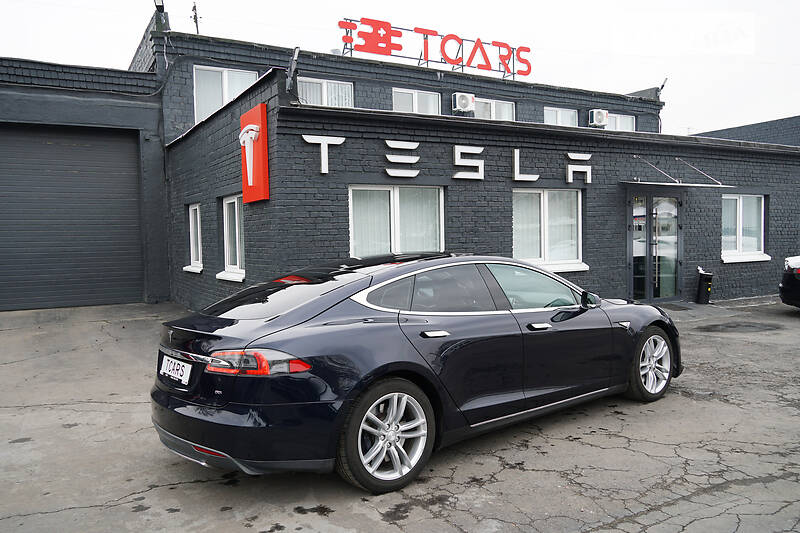 Лифтбек Tesla Model S 2013 в Киеве