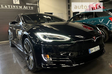 Седан Tesla Model S 2019 в Одессе