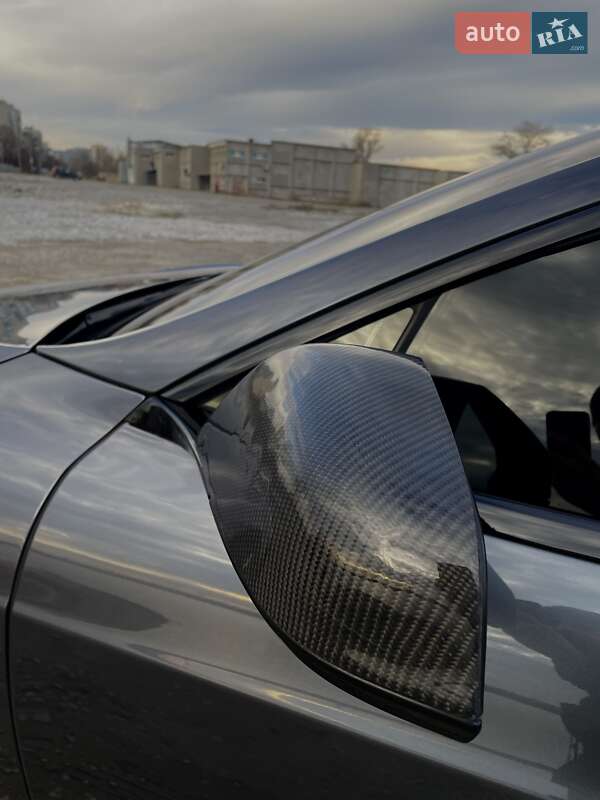 Ліфтбек Tesla Model S 2014 в Дніпрі