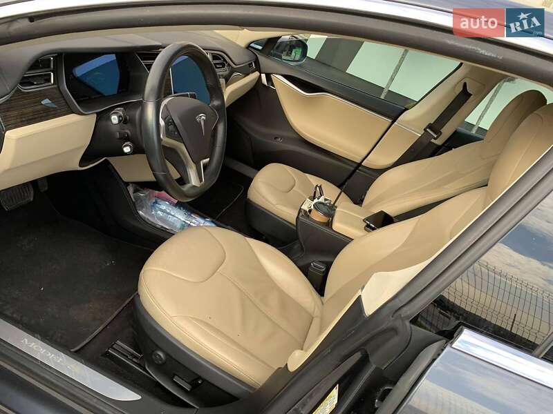 Лифтбек Tesla Model S 2014 в Тернополе фото 43 Лифтбек Tesla Model S 2014 в Тернополе