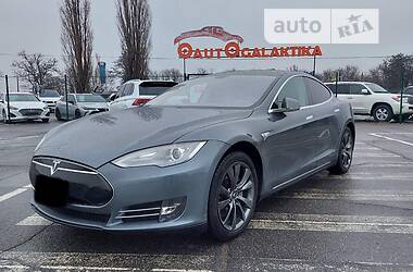 Tesla Model S 2013