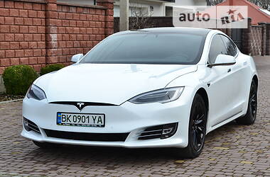 Tesla Model S 2018