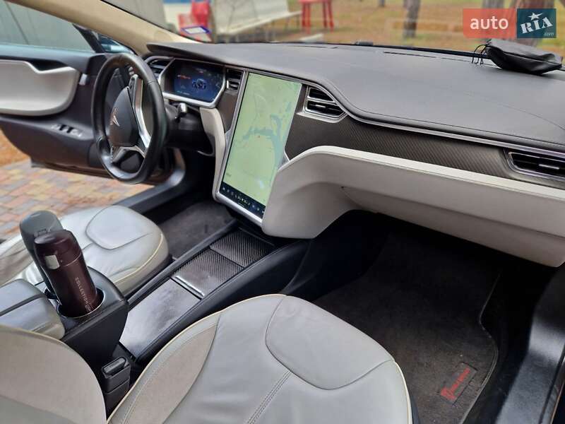 Лифтбек Tesla Model S 2013 в Черкассах