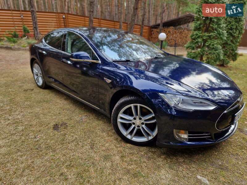 Лифтбек Tesla Model S 2013 в Черкассах
