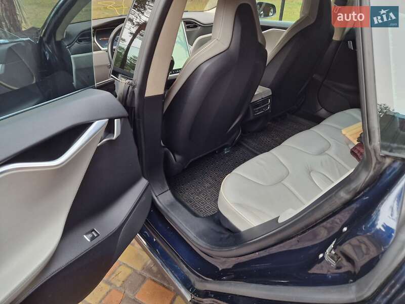 Лифтбек Tesla Model S 2013 в Черкассах