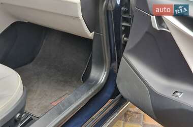 Ліфтбек Tesla Model S 2013 в Черкасах