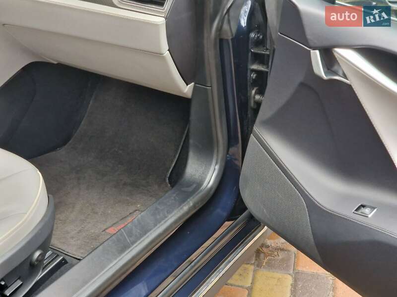 Лифтбек Tesla Model S 2013 в Черкассах