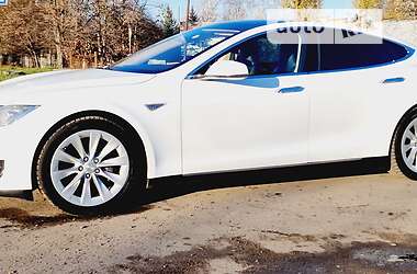 Лифтбек Tesla Model S 2015 в Тернополе