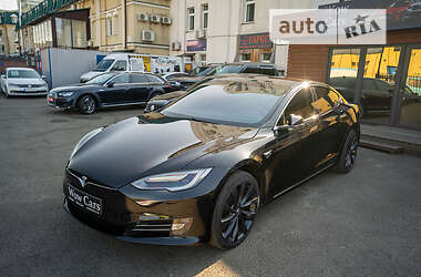 Ліфтбек Tesla Model S 2017 в Києві