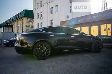 Ліфтбек Tesla Model S 2017 в Києві