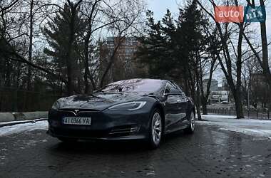 Ліфтбек Tesla Model S 2019 в Харкові