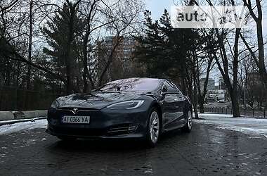 Ліфтбек Tesla Model S 2019 в Харкові