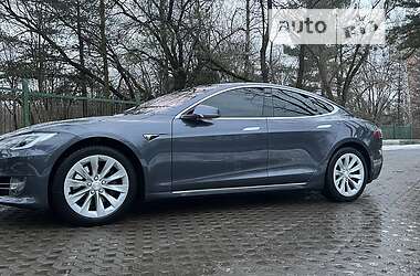 Лифтбек Tesla Model S 2019 в Харькове