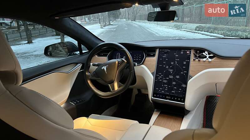 Ліфтбек Tesla Model S 2019 в Харкові