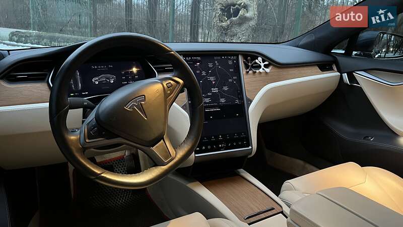 Ліфтбек Tesla Model S 2019 в Харкові