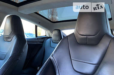 Лифтбек Tesla Model S 2015 в 