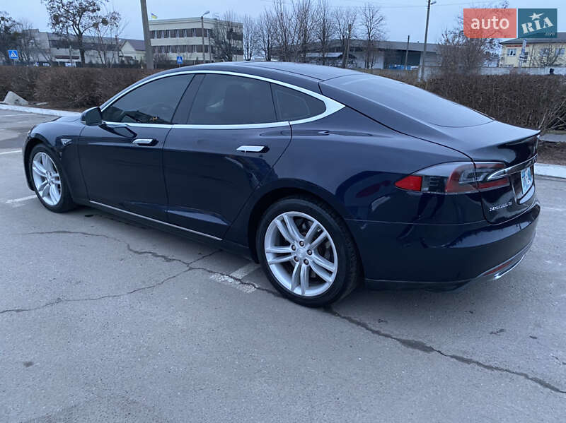 Ліфтбек Tesla Model S 2014 в Полтаві