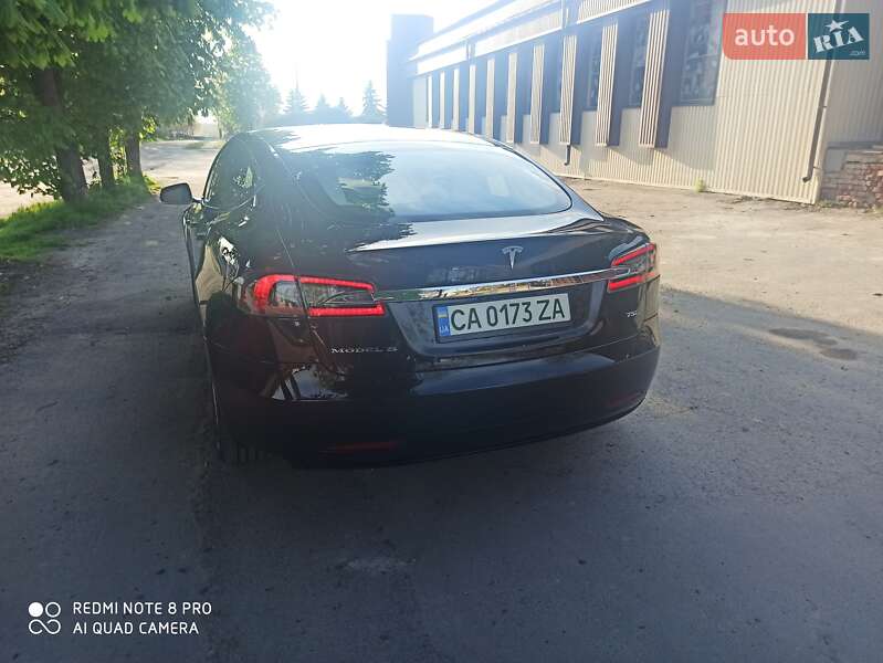 Лифтбек Tesla Model S 2017 в Умани