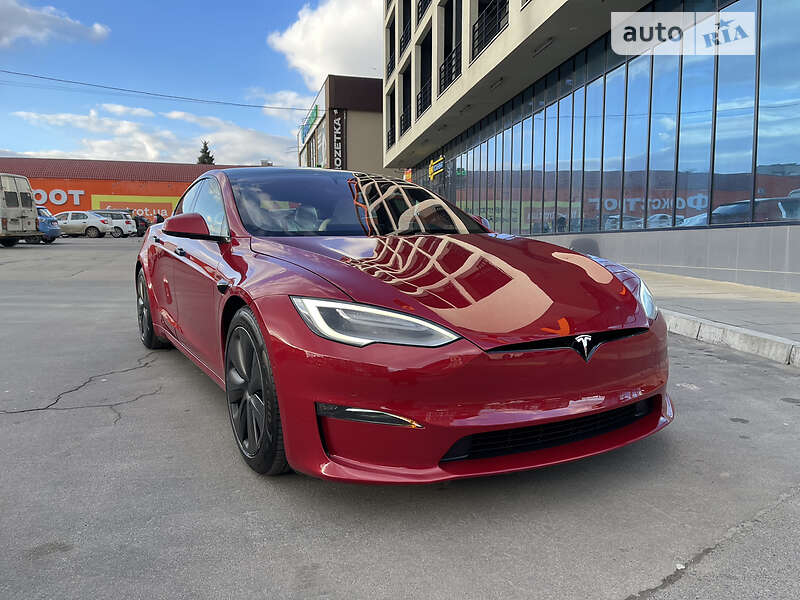 Tesla Model S 2021