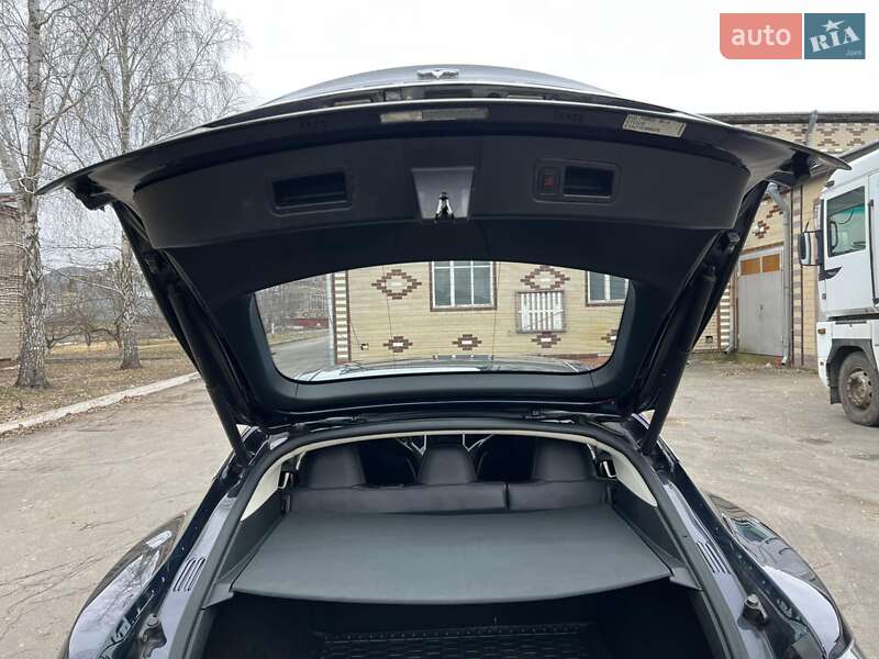 Седан Tesla Model S 2015 в Києві