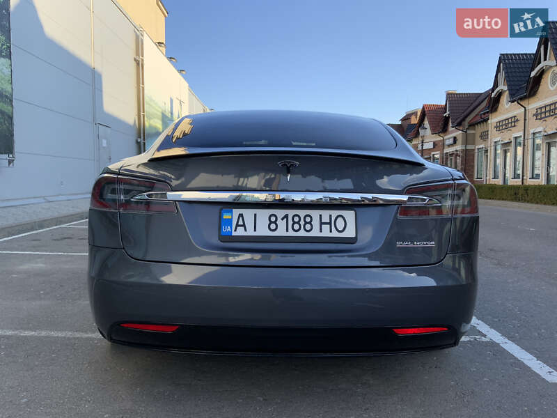 Лифтбек Tesla Model S 2020 в Киеве