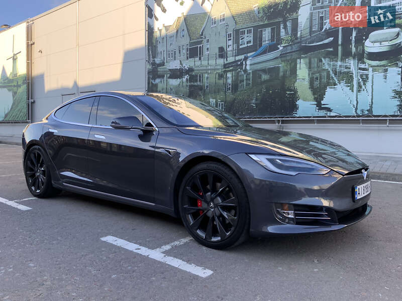Лифтбек Tesla Model S 2020 в Киеве