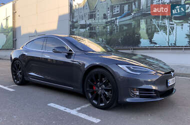 Лифтбек Tesla Model S 2020 в Киеве