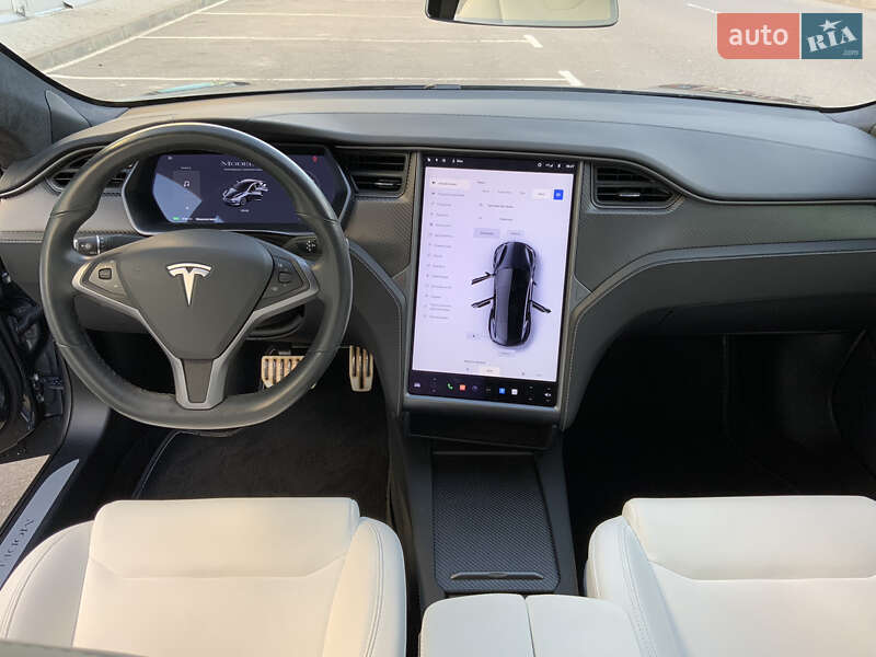 Лифтбек Tesla Model S 2020 в Киеве