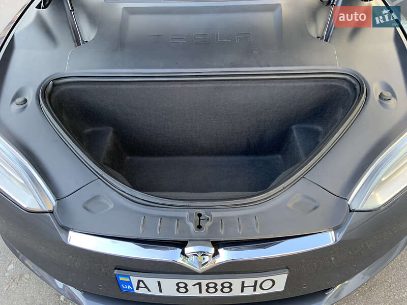 Лифтбек Tesla Model S 2020 в Киеве