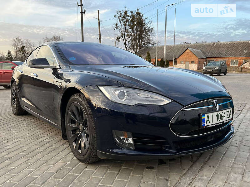 Лифтбек Tesla Model S 2015 в Харькове фото 19 Лифтбек Tesla Model S 2015 в Харькове